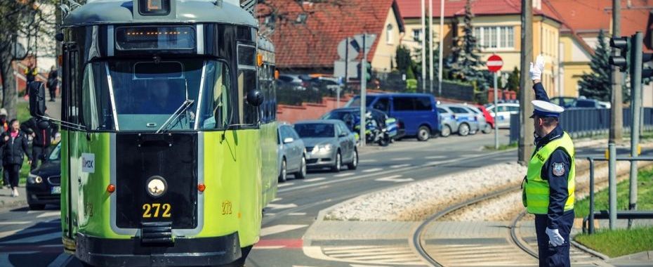 Drogówka rywalizowała także na drodze