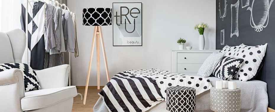 Drewniane lampy podłogowe na trójnogu