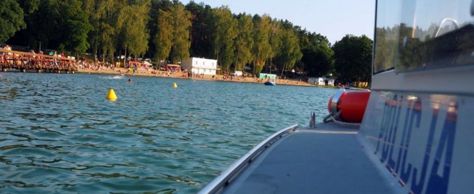 Ostrożnie nad wodą