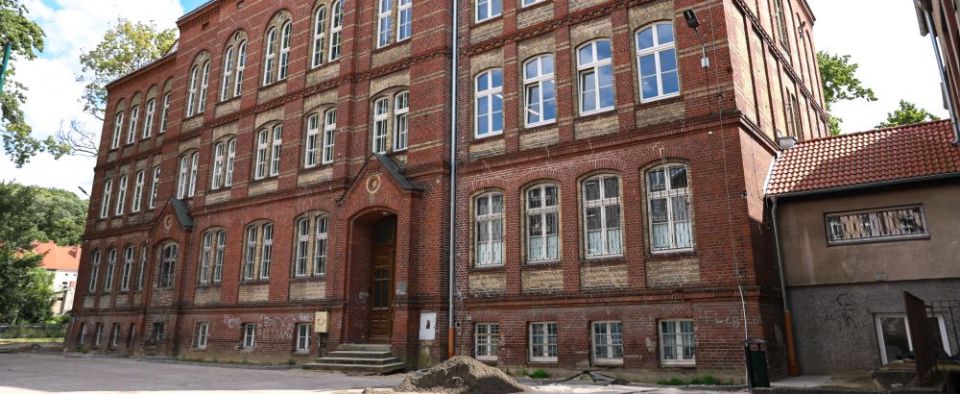 Trzy oferty na drugi etap przebudowy szkoły