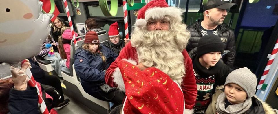 Wieczór w mikołajkowym tramwaju