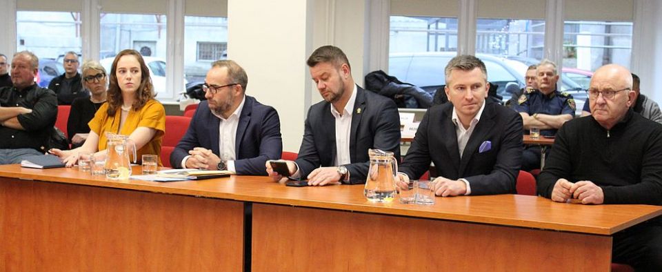 Czy Stal ma zaufanie radnych a miasto kupi akcje sportowej spółki? I tak, i nie