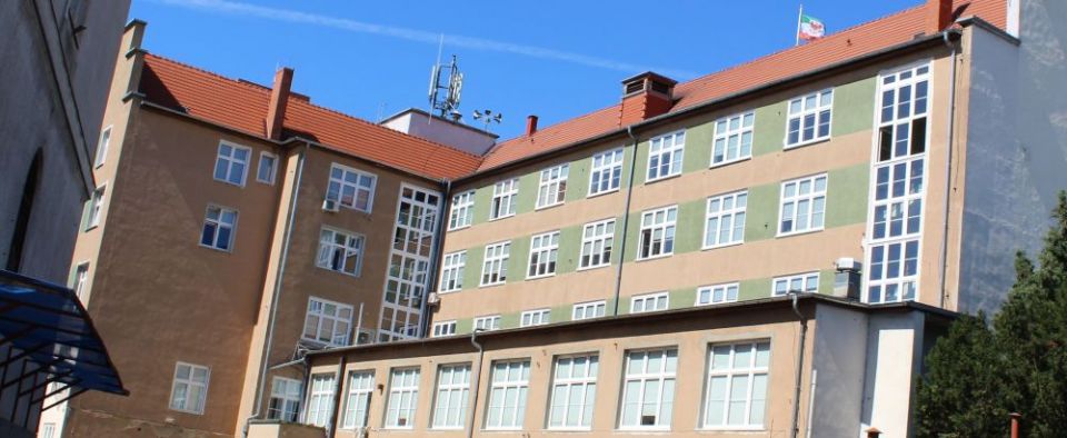 10 miejsc urzędników do sprzątania za 2,4 mln zł