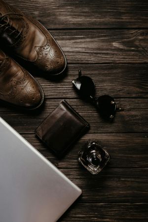 Wybór idealnego portfela dla mężczyzny: praktyczne porady i inspiracje