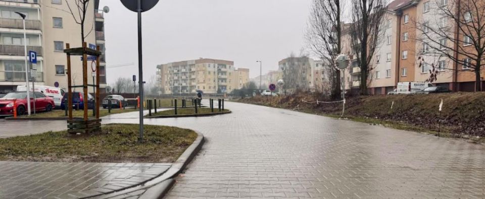 Więcej miejsc parkingowych na Sadach