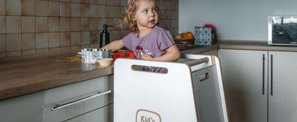 Czy Kitchen Helper – Pomocnik kuchenny to dobry wybór dla dziecka? Sprawdź, co oferuje Kids-Wood