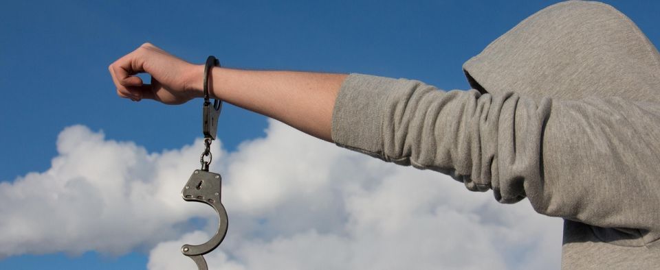 Czy da się kochać i stawiać granice? Wsparcie bliskich podczas terapii uzależnień