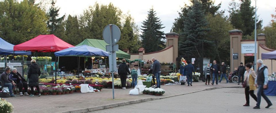 Od soboty więcej kursów na cmentarz przy Żwirowej